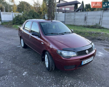 Красный Фиат Альбеа, объемом двигателя 1.3 л и пробегом 260 тыс. км за 4100 $, фото 1 на Automoto.ua