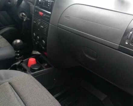 Серый Фиат Альбеа, объемом двигателя 1.4 л и пробегом 95 тыс. км за 4500 $, фото 2 на Automoto.ua