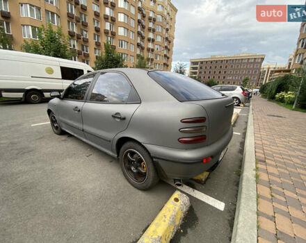 Серый Фиат Брава, объемом двигателя 1.6 л и пробегом 336 тыс. км за 2000 $, фото 12 на Automoto.ua