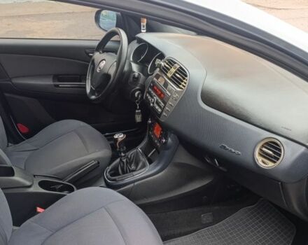 Синий Фиат Брава, объемом двигателя 1.4 л и пробегом 173 тыс. км за 3550 $, фото 4 на Automoto.ua