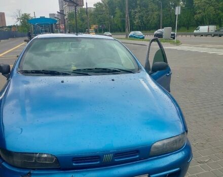 Синий Фиат Брава, объемом двигателя 1.6 л и пробегом 300 тыс. км за 600 $, фото 1 на Automoto.ua