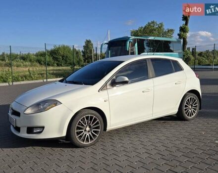 Белый Фиат Браво, объемом двигателя 1.37 л и пробегом 140 тыс. км за 5400 $, фото 2 на Automoto.ua
