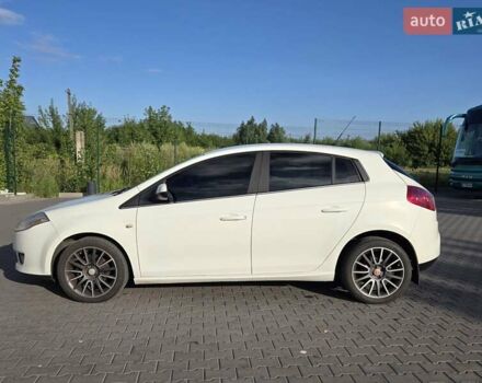 Белый Фиат Браво, объемом двигателя 1.37 л и пробегом 140 тыс. км за 5400 $, фото 1 на Automoto.ua