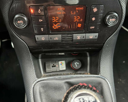 Белый Фиат Браво, объемом двигателя 1.4 л и пробегом 163 тыс. км за 2750 $, фото 15 на Automoto.ua