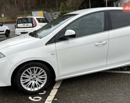 Белый Фиат Браво, объемом двигателя 1.4 л и пробегом 163 тыс. км за 2750 $, фото 13 на Automoto.ua