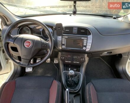 Белый Фиат Браво, объемом двигателя 1.37 л и пробегом 230 тыс. км за 6000 $, фото 17 на Automoto.ua