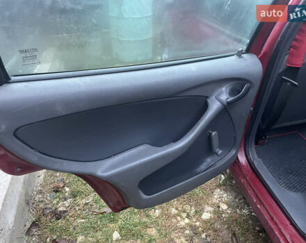 Красный Фиат Браво, объемом двигателя 1.37 л и пробегом 315 тыс. км за 890 $, фото 8 на Automoto.ua