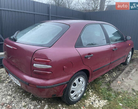 Красный Фиат Браво, объемом двигателя 1.37 л и пробегом 315 тыс. км за 890 $, фото 3 на Automoto.ua
