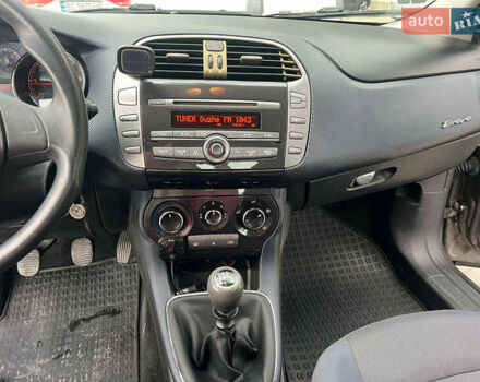 Серый Фиат Браво, объемом двигателя 1.9 л и пробегом 194 тыс. км за 4890 $, фото 20 на Automoto.ua