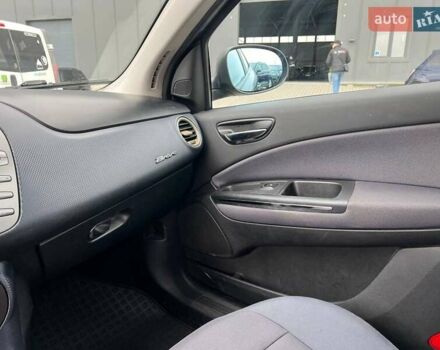 Серый Фиат Браво, объемом двигателя 1.9 л и пробегом 194 тыс. км за 4890 $, фото 24 на Automoto.ua