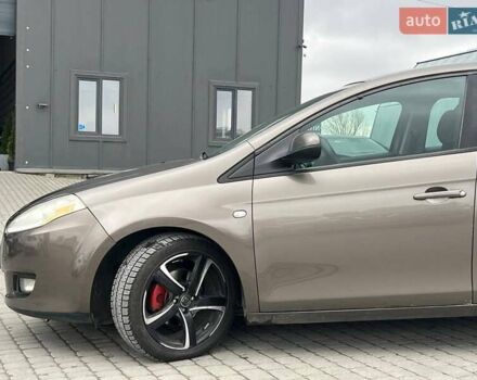 Серый Фиат Браво, объемом двигателя 1.9 л и пробегом 194 тыс. км за 4890 $, фото 2 на Automoto.ua