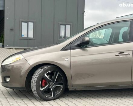 Серый Фиат Браво, объемом двигателя 1.9 л и пробегом 194 тыс. км за 4890 $, фото 2 на Automoto.ua