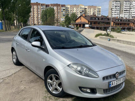 Фиат Браво 2010 в Украинке на Automoto.ua Серый Фиат Браво, объемом двигателя 1.4 л и пробегом 200 тыс. км за 5638 $, фото 1 на Automoto.ua