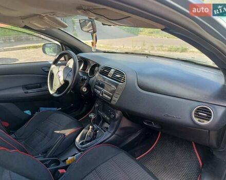 Синий Фиат Браво, объемом двигателя 1.37 л и пробегом 325 тыс. км за 4200 $, фото 2 на Automoto.ua