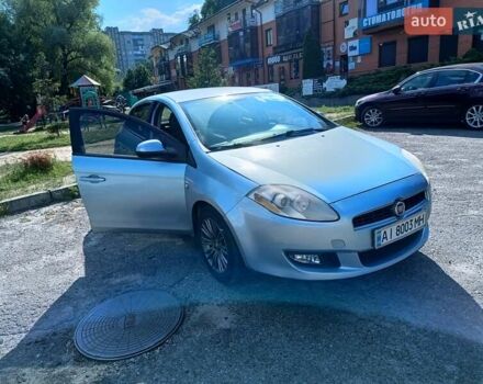 Синий Фиат Браво, объемом двигателя 1.37 л и пробегом 325 тыс. км за 4200 $, фото 4 на Automoto.ua