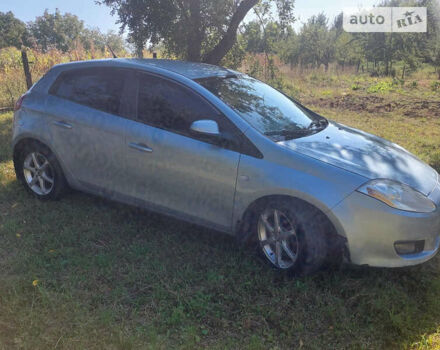 Синій Фіат Браво, об'ємом двигуна 1.37 л та пробігом 315 тис. км за 4500 $, фото 2 на Automoto.ua