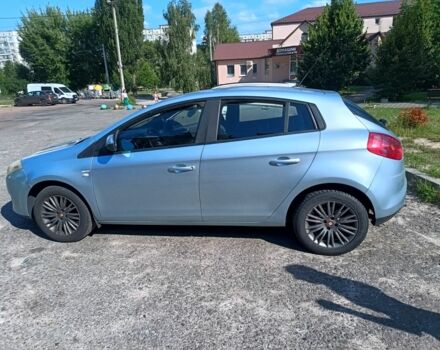 Синий Фиат Браво, объемом двигателя 1.4 л и пробегом 327 тыс. км за 3900 $, фото 1 на Automoto.ua