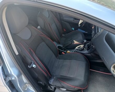 Синий Фиат Браво, объемом двигателя 1.4 л и пробегом 327 тыс. км за 3900 $, фото 4 на Automoto.ua