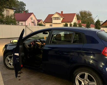 Синий Фиат Браво, объемом двигателя 1.6 л и пробегом 236 тыс. км за 4800 $, фото 3 на Automoto.ua