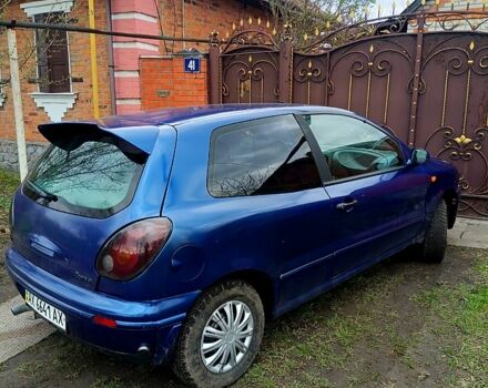 Синий Фиат Браво, объемом двигателя 1.4 л и пробегом 260 тыс. км за 950 $, фото 1 на Automoto.ua