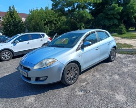 Синий Фиат Браво, объемом двигателя 1.4 л и пробегом 327 тыс. км за 3900 $, фото 1 на Automoto.ua