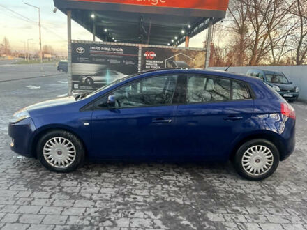 Синий Фиат Браво, объемом двигателя 1.6 л и пробегом 287 тыс. км за 3500 $, фото 1 на Automoto.ua