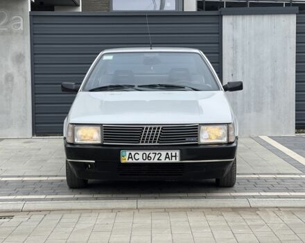 Белый Фиат Крома, объемом двигателя 2 л и пробегом 250 тыс. км за 899 $, фото 1 на Automoto.ua