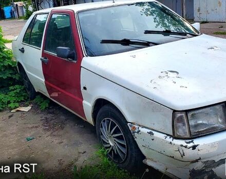 Белый Фиат Крома, объемом двигателя 2 л и пробегом 270 тыс. км за 450 $, фото 1 на Automoto.ua
