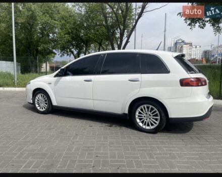 Белый Фиат Крома, объемом двигателя 1.9 л и пробегом 227 тыс. км за 4200 $, фото 1 на Automoto.ua