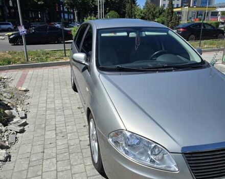 Бежевый Фиат Крома, объемом двигателя 1.9 л и пробегом 270 тыс. км за 5700 $, фото 1 на Automoto.ua