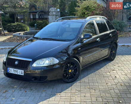 Черный Фиат Крома, объемом двигателя 2.4 л и пробегом 270 тыс. км за 4200 $, фото 1 на Automoto.ua