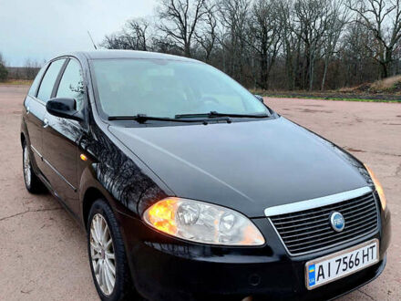 Черный Фиат Крома, объемом двигателя 1.8 л и пробегом 315 тыс. км за 4700 $, фото 1 на Automoto.ua