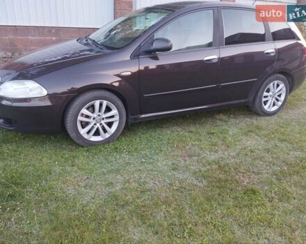 Коричневый Фиат Крома, объемом двигателя 1.9 л и пробегом 418 тыс. км за 5000 $, фото 1 на Automoto.ua