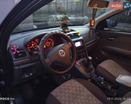 Серый Фиат Крома, объемом двигателя 1.8 л и пробегом 236 тыс. км за 4000 $, фото 5 на Automoto.ua