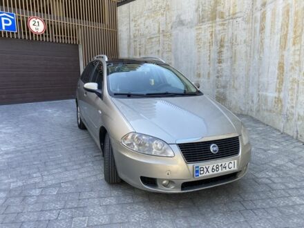 Серый Фиат Крома, объемом двигателя 1.9 л и пробегом 430 тыс. км за 5500 $, фото 1 на Automoto.ua