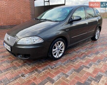 Серый Фиат Крома, объемом двигателя 1.91 л и пробегом 271 тыс. км за 4700 $, фото 1 на Automoto.ua