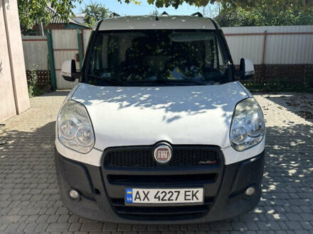 Фіат Добло вант. 2010 у Чугуеве на Automoto.ua Білий Фіат Добло вант., об'ємом двигуна 1.6 л та пробігом 260 тис. км за 6200 $, фото 1 на Automoto.ua
