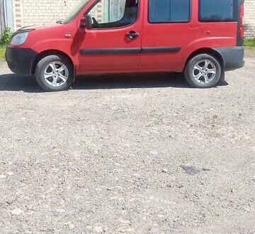 Красный Фиат Добло груз., объемом двигателя 1.3 л и пробегом 252 тыс. км за 5300 $, фото 1 на Automoto.ua