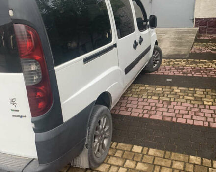 Фиат Добло, объемом двигателя 1.9 л и пробегом 375 тыс. км за 5350 $, фото 4 на Automoto.ua