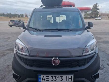Фіат Добло пас. 2017 у Дніпро (Дніпропетровську) на Automoto.ua Сірий Фіат Добло пас., об'ємом двигуна 1.4 л та пробігом 21 тис. км за 14500 $, фото 1 на Automoto.ua