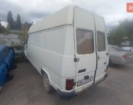 Белый Фиат Дукато, объемом двигателя 2.5 л и пробегом 400 тыс. км за 1950 $, фото 4 на Automoto.ua