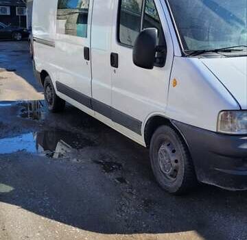 Белый Фиат Дукато, объемом двигателя 2.8 л и пробегом 543 тыс. км за 4000 $, фото 2 на Automoto.ua
