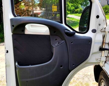 Белый Фиат Дукато, объемом двигателя 2.3 л и пробегом 328 тыс. км за 3900 $, фото 4 на Automoto.ua