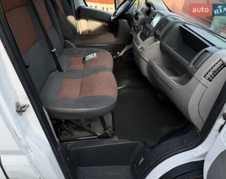 Білий Фіат Дукато, об'ємом двигуна 2.3 л та пробігом 300 тис. км за 8900 $, фото 9 на Automoto.ua