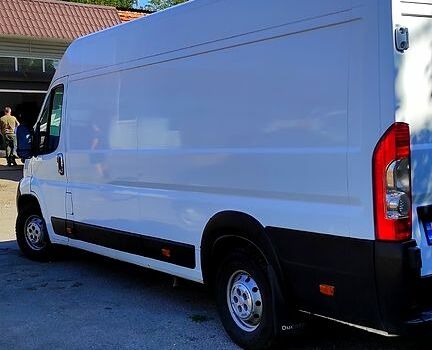 Белый Фиат Дукато, объемом двигателя 2.3 л и пробегом 325 тыс. км за 12500 $, фото 1 на Automoto.ua