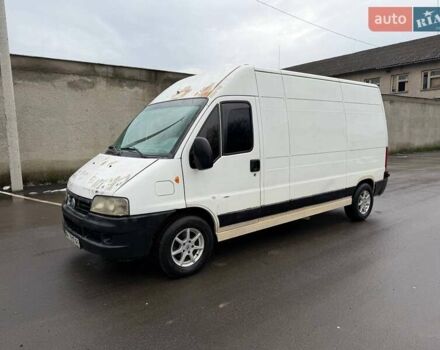 Белый Фиат Дукато, объемом двигателя 2.3 л и пробегом 300 тыс. км за 2750 $, фото 1 на Automoto.ua