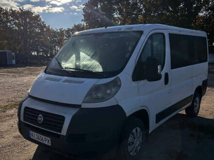 Белый Фиат Дукато, объемом двигателя 2.2 л и пробегом 284 тыс. км за 4999 $, фото 1 на Automoto.ua