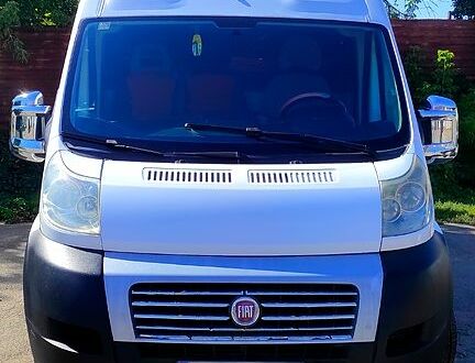 Белый Фиат Дукато, объемом двигателя 2.3 л и пробегом 325 тыс. км за 12500 $, фото 1 на Automoto.ua