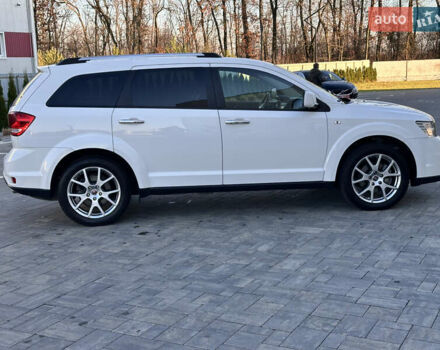 Белый Фиат Фримонт, объемом двигателя 2 л и пробегом 209 тыс. км за 13600 $, фото 4 на Automoto.ua