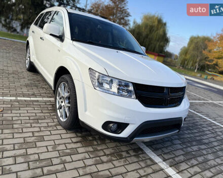 Фиат Фримонт 2014 в Луцке на Automoto.ua Белый Фиат Фримонт, объемом двигателя 2 л и пробегом 170 тыс. км за 12900 $, фото 9 на Automoto.ua